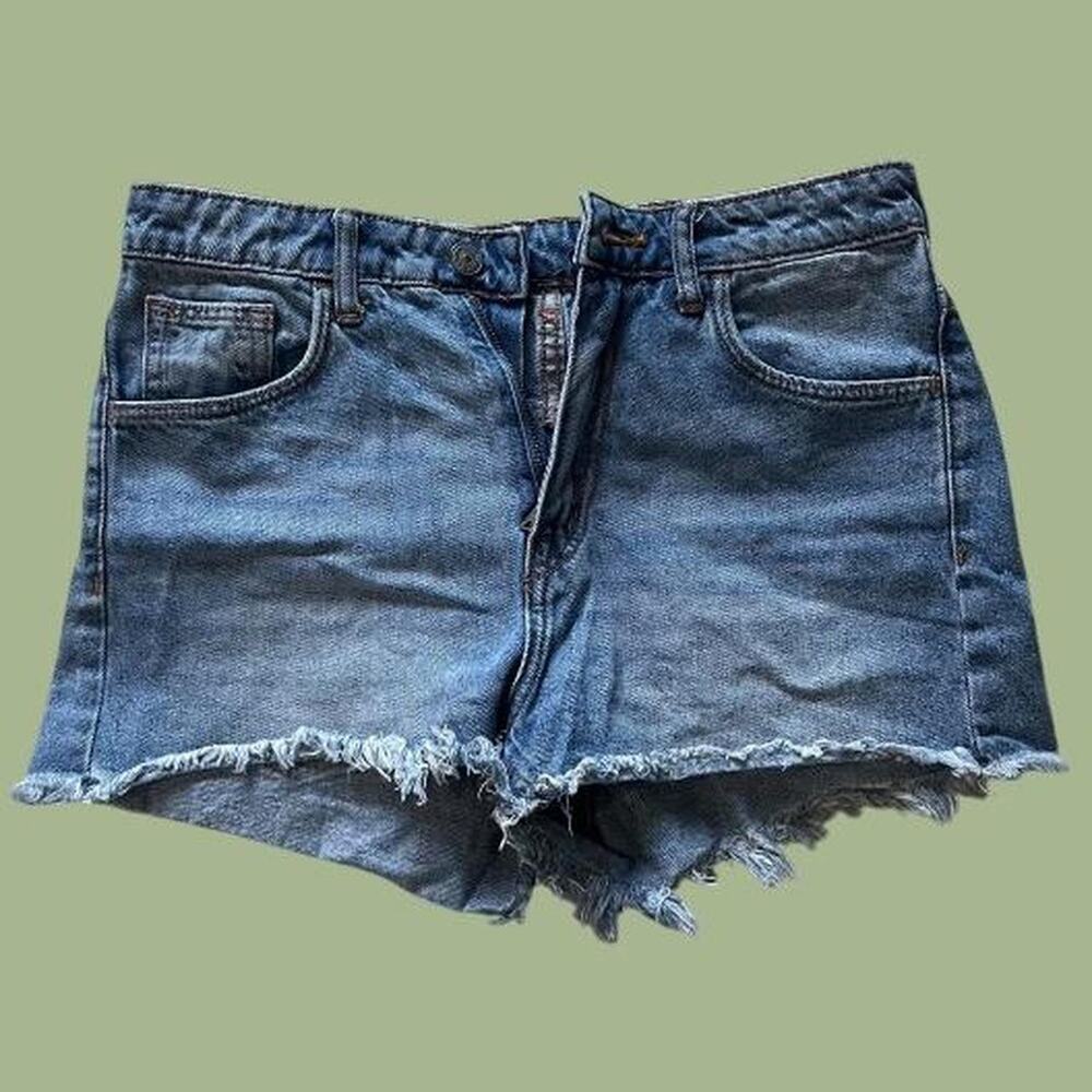 Really cute h&m shorts